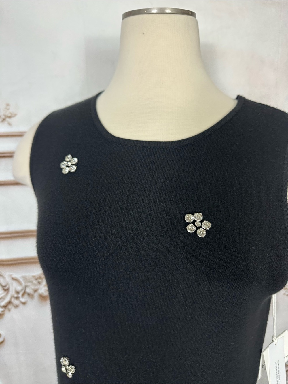 Classic Black Sleeveless Midi Dress with Pearl Floral Details - Picture 7 of 10